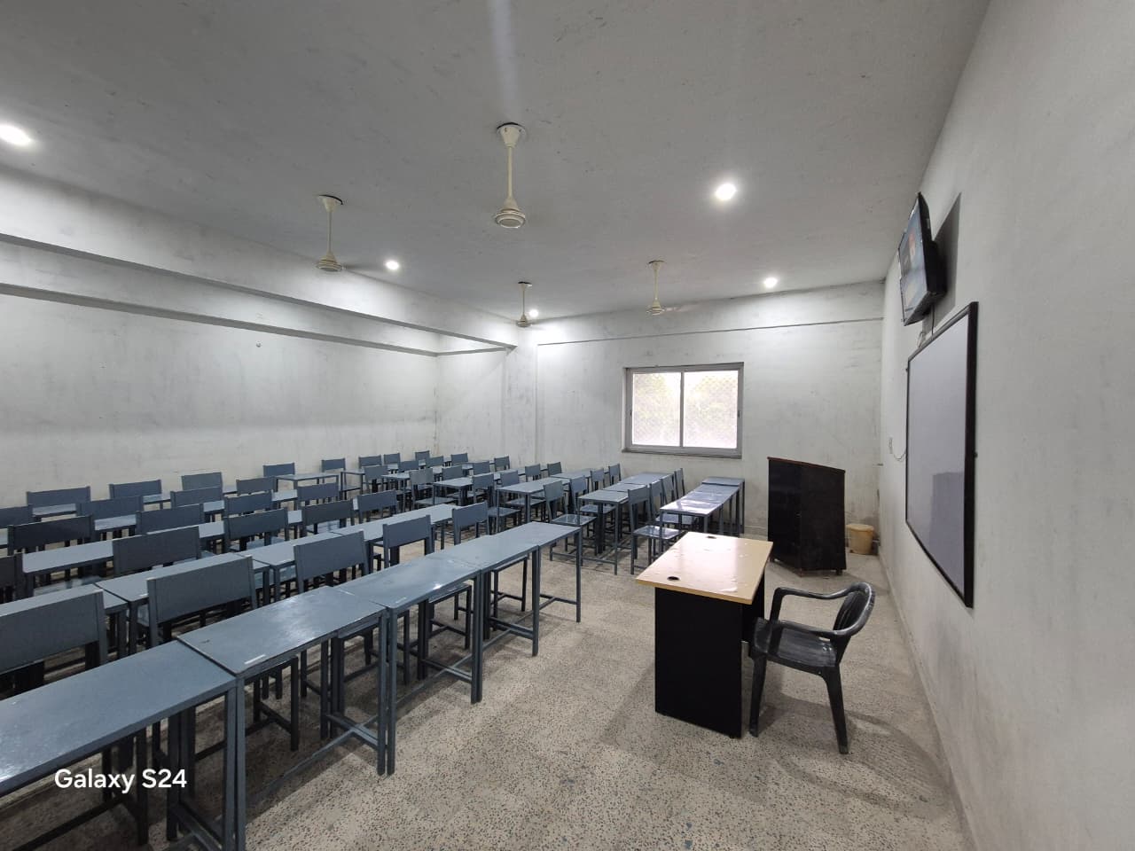 Class%20Room%20(1).jpg